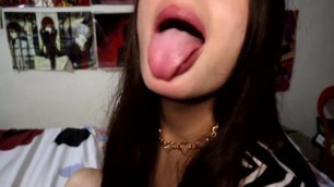 Beso Profundo y De Lengua Con Mi Preciosa Hermanastra