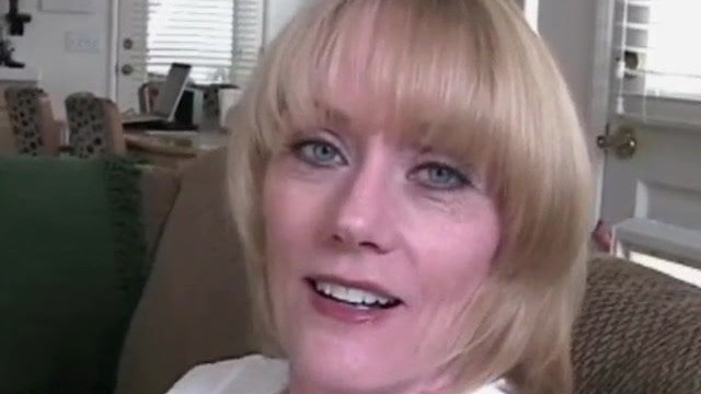Amateur Blonde GILF Sucks Cock While On her Cell Phone